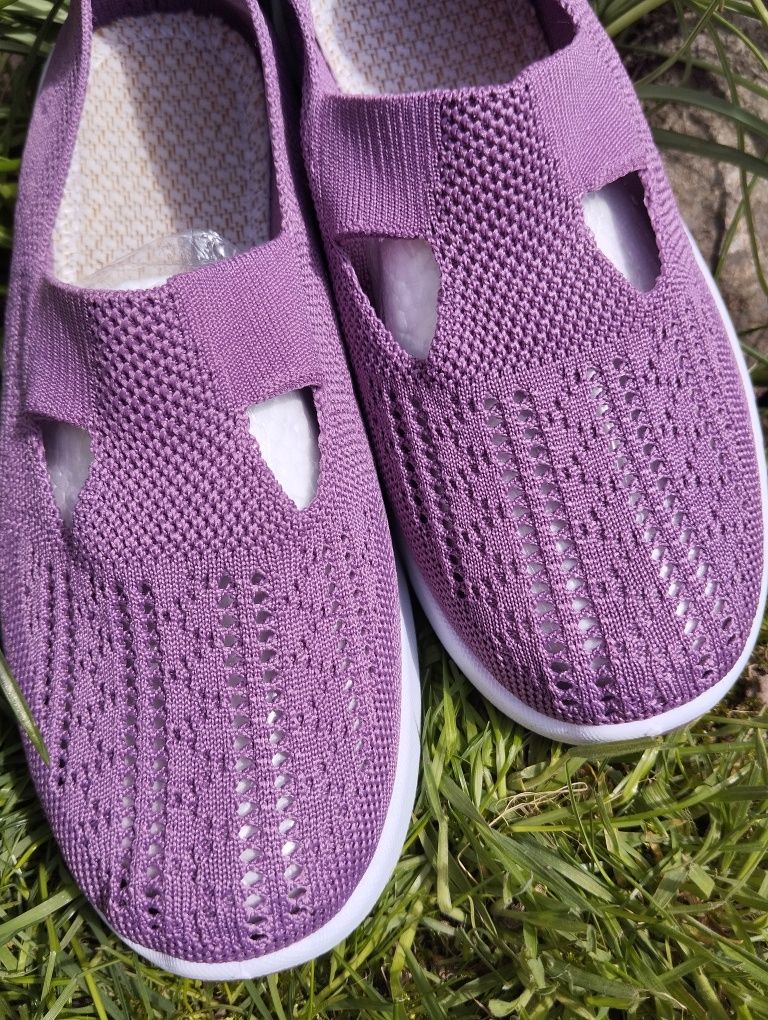 Nowe siatkowe buty damskie w kolorze wrzosowym, rozm 39
Siatkowa