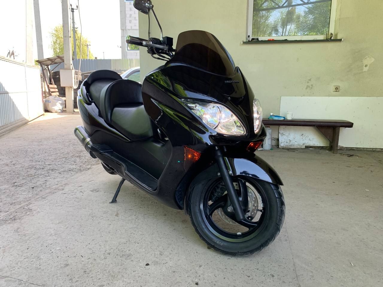 Продам максі-скутер Honda Forza 250