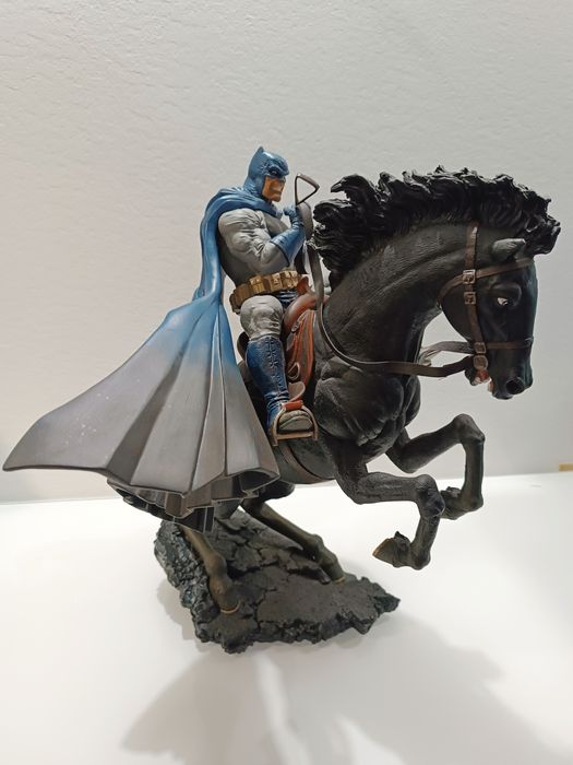 Estátua Batman The Dark Knight Returns