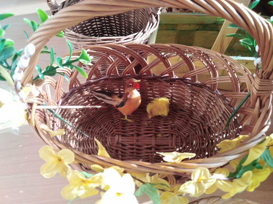 Koszyki wiklinowe i słomkowe