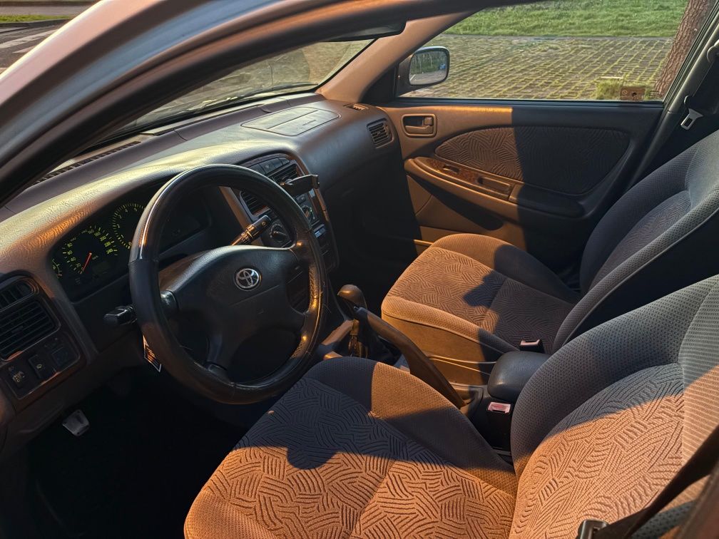 Toyota Avensis T22 1.6 110cv