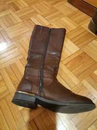 Botas Castanhas Tam 36 e 37