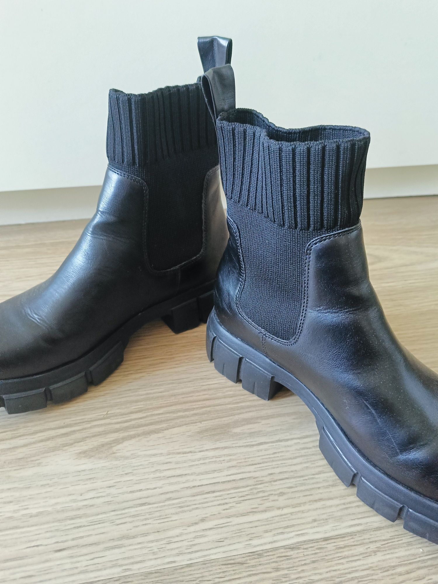 Cienkie kozaki krótkie skarpetki r 39