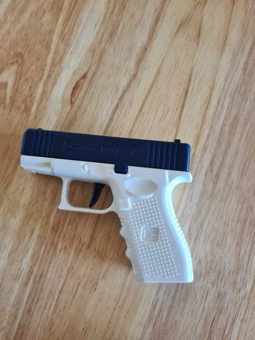 водяний пістолет