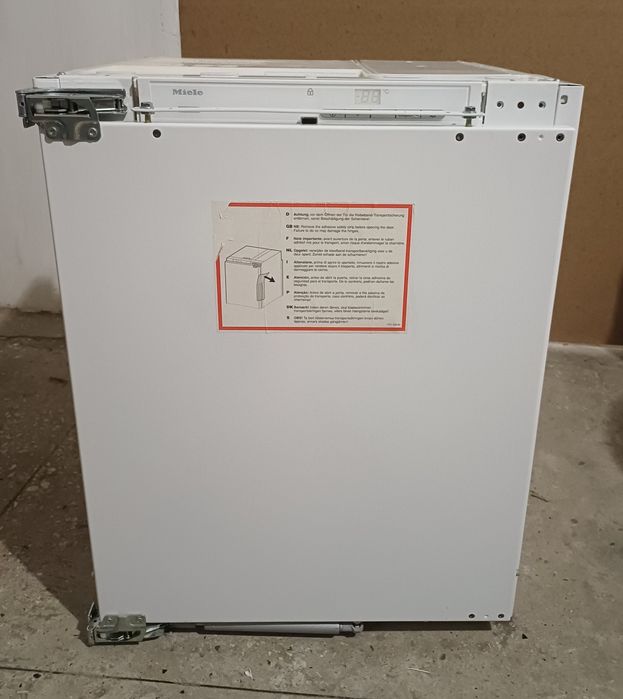 Вбудована морозильна камера Miele F 9052 i-1  80 см A++ 74 л дотяжка