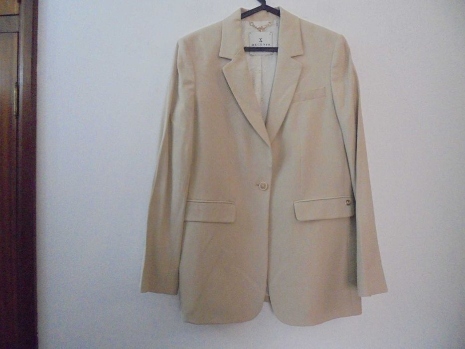 Blazer de senhora da marca DECENIO