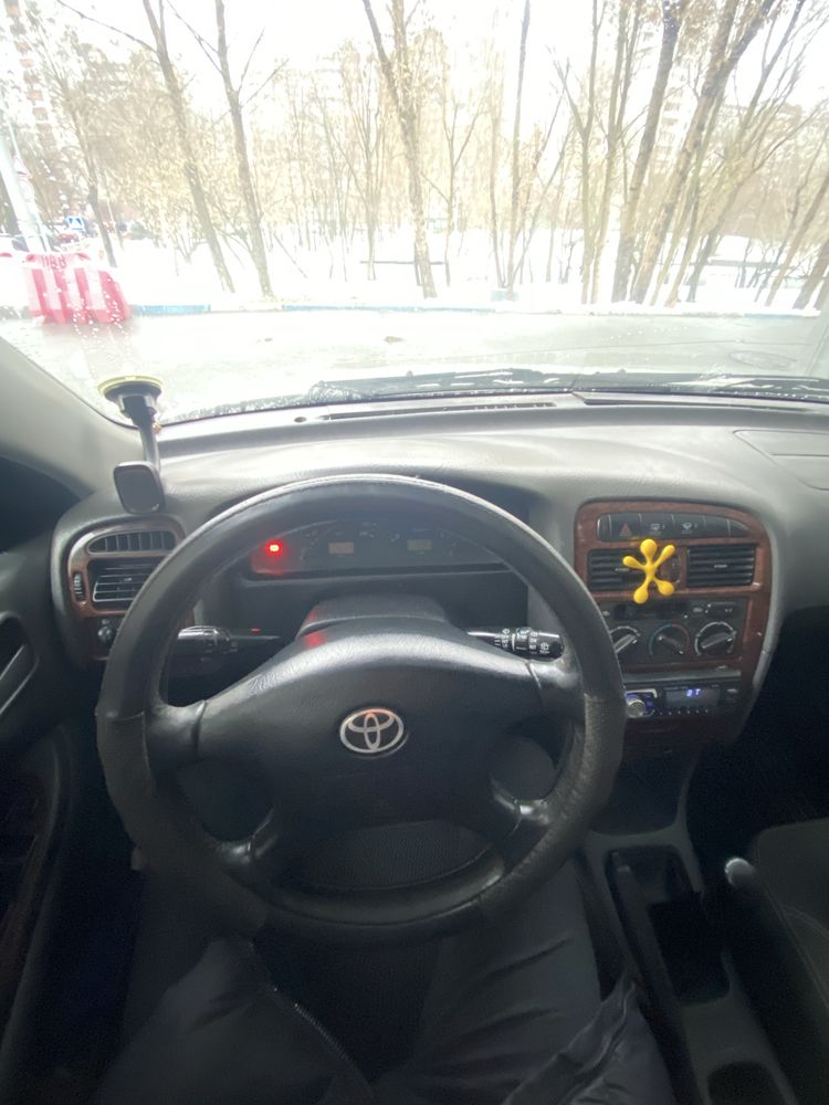 Toyota Avensis 2000