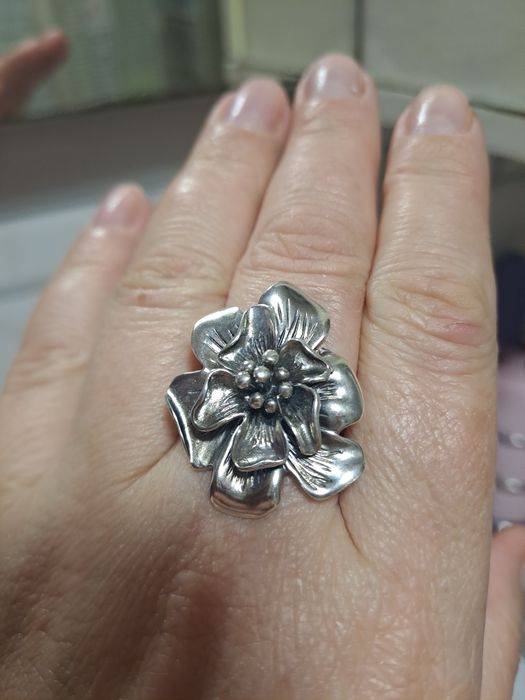 Продам кольцо серебро