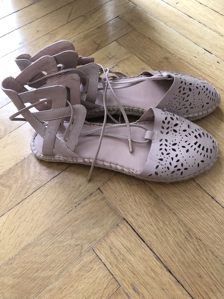 Kremowe espadryle, sandały TopShop 38