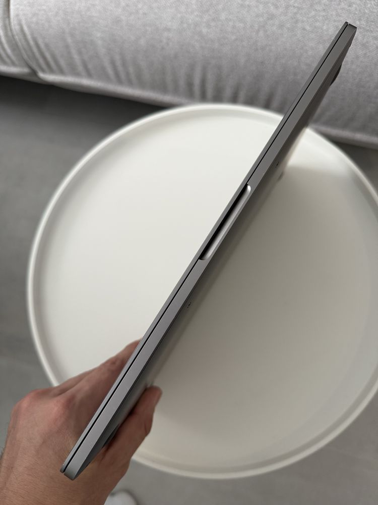 MacBook Pro 2019 13 i5 / 8GB /512 GB/ Touch Bar / 93% АКБ