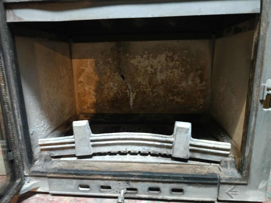 Kominek żeliwny wolnostojący