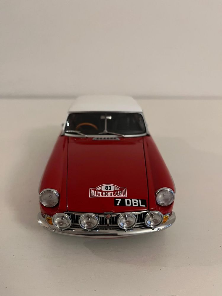 AUTOart MGB GT MK II - model kolekcjonerski 1:18