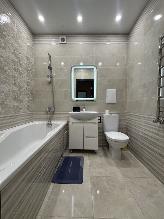 Квартира з ремонтом на цениральній Митниці