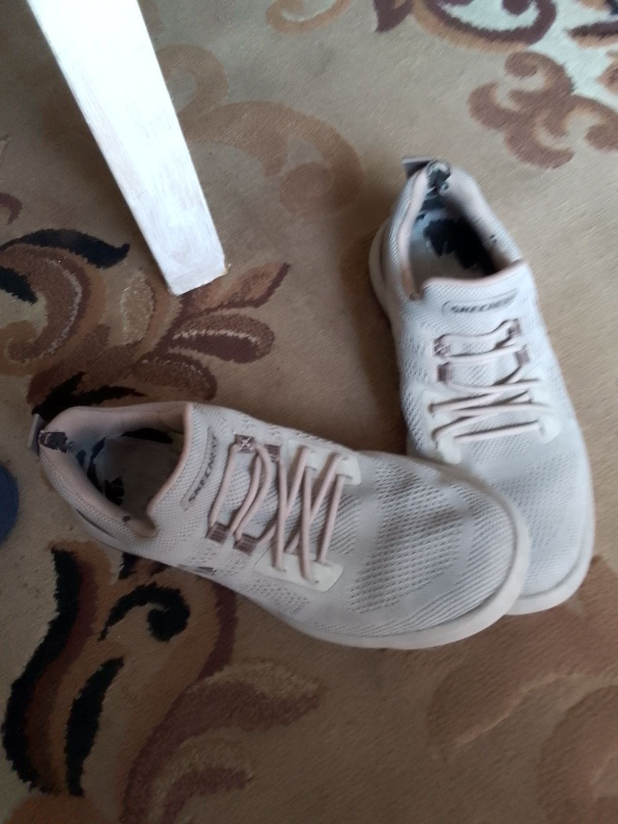 Sprzedam buty męskie skechers 43