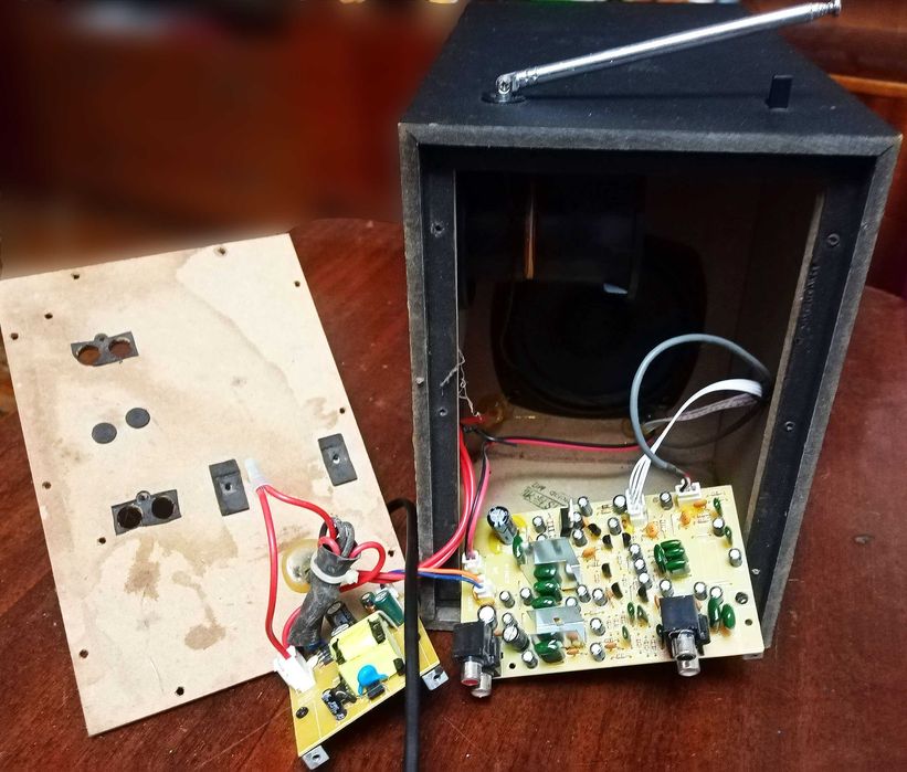 Аудиосистема MICROLAB M-223U на запчасти