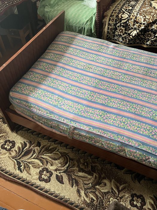 Ліжко………………………….