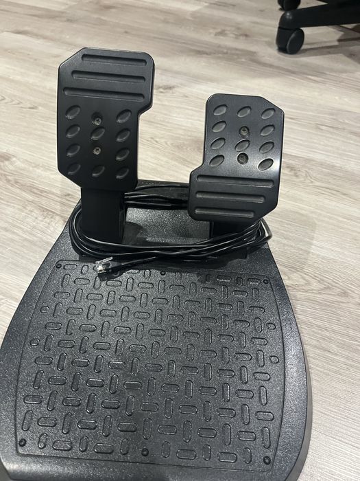 Manipulatory thrustmaster