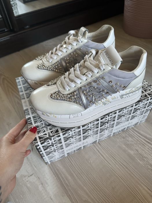 Продам Premiata beth