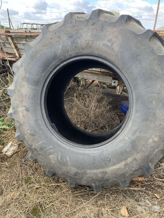 Резина комбайна. Розмір 650/75 R32
