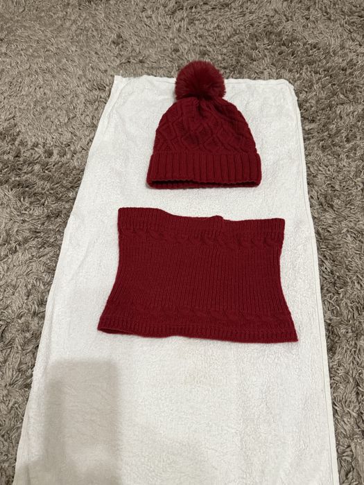 Bordowy komplet damski czapka i komin