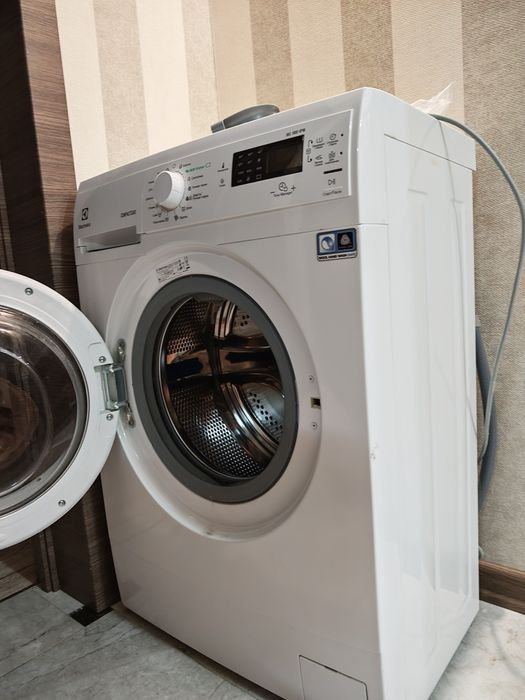 Пральна машина Electrolux