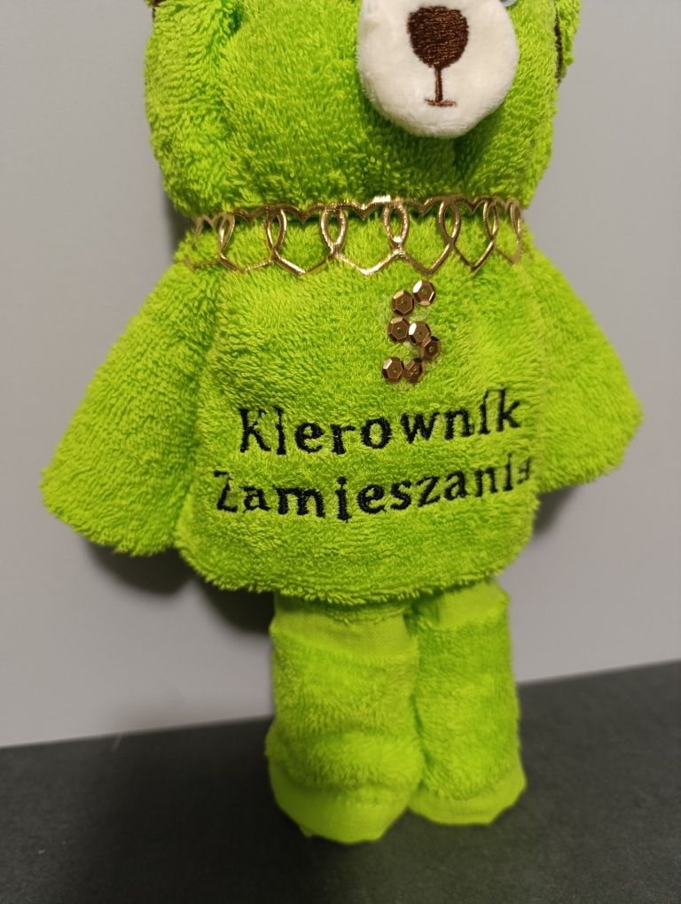 Miś z ręcznika „Kierownik Zamieszania” – prezent-urodziny,imieniny