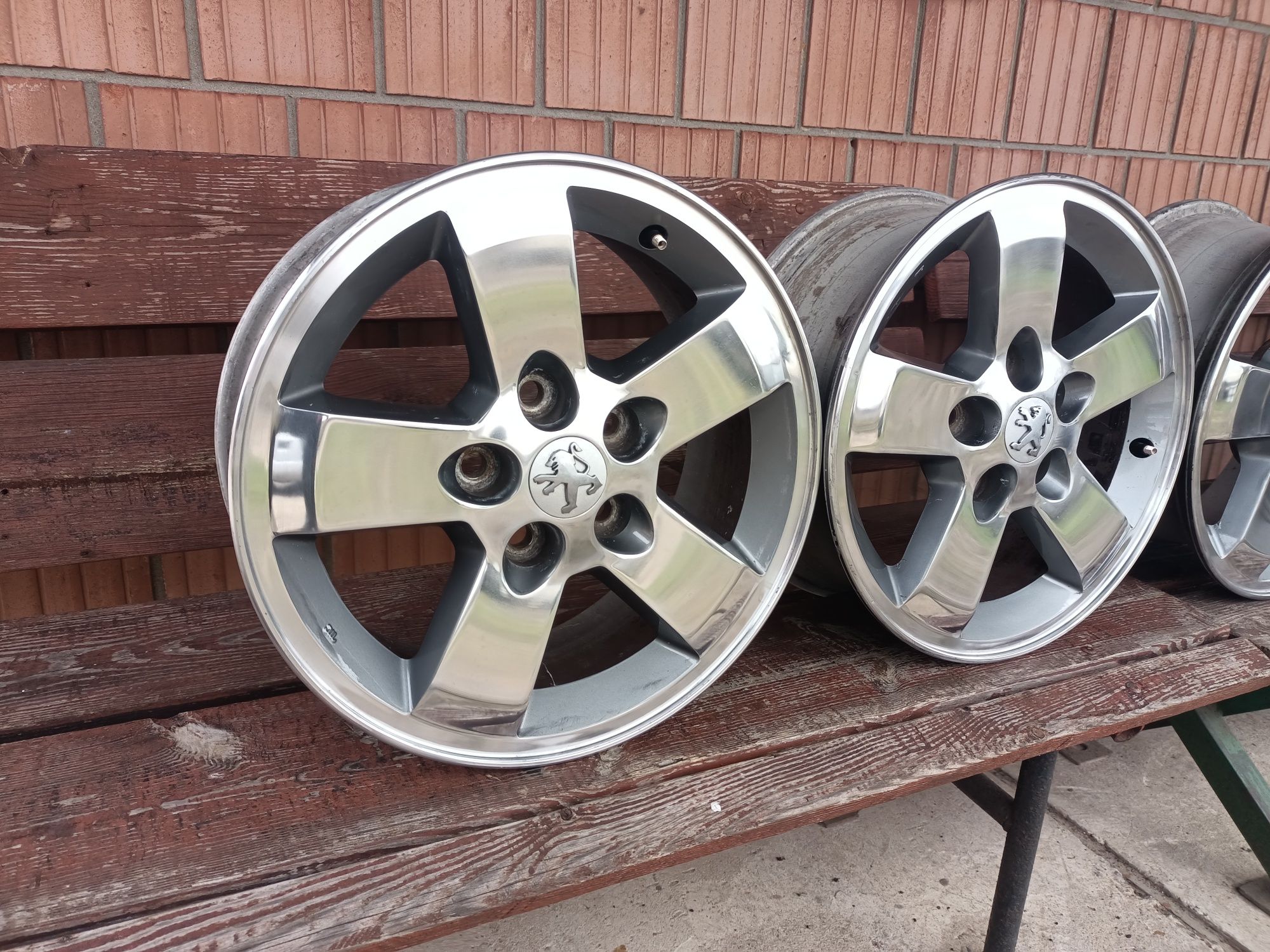 Felgi 5x114,3 R16 Peugeot