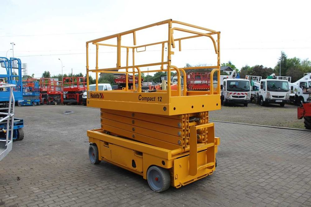 Haulotte Compact 12 m podnośnik nożycowy zwyżka skyjack genie 3246 jlg