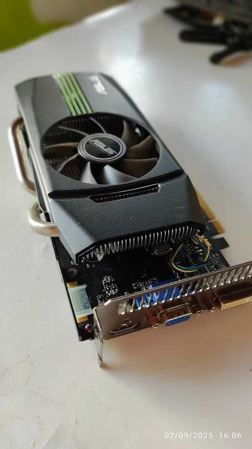 PC Componentes composto por caixa, fonte, rams e gráfica Asus