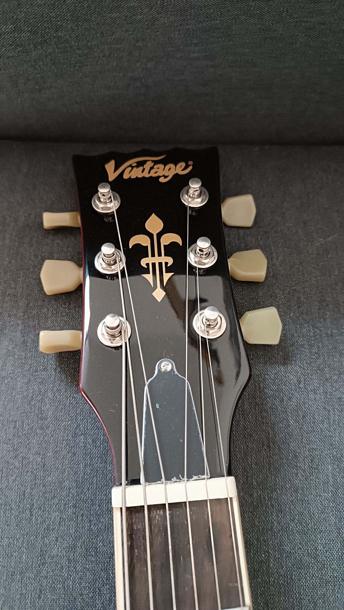 Vintage V100 Cherry Sunburst