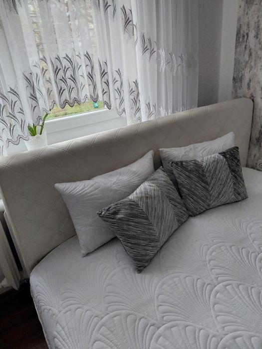 Łóżko sypialniane