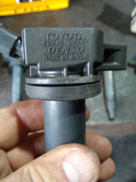 Котушка запалення Тойота Авенсіс 2.0 бензин