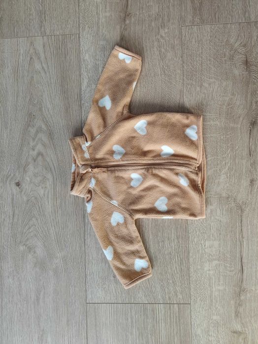 Polar w serduszka 56
Stan bardzo dobry. Pasuje nawet na rozmiar 68