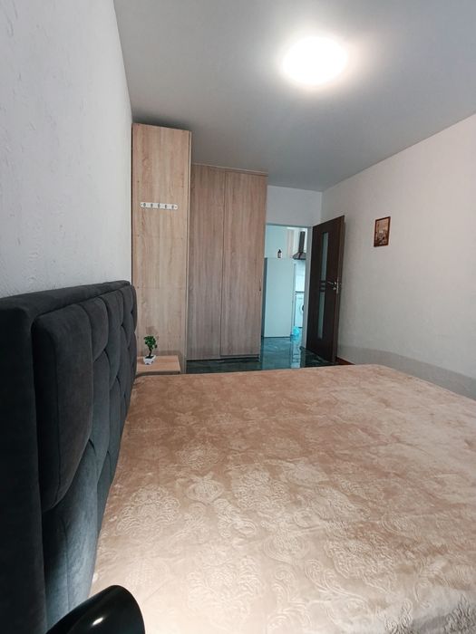 Сдам  двухкомнатную посуточно квартира центр правый берег