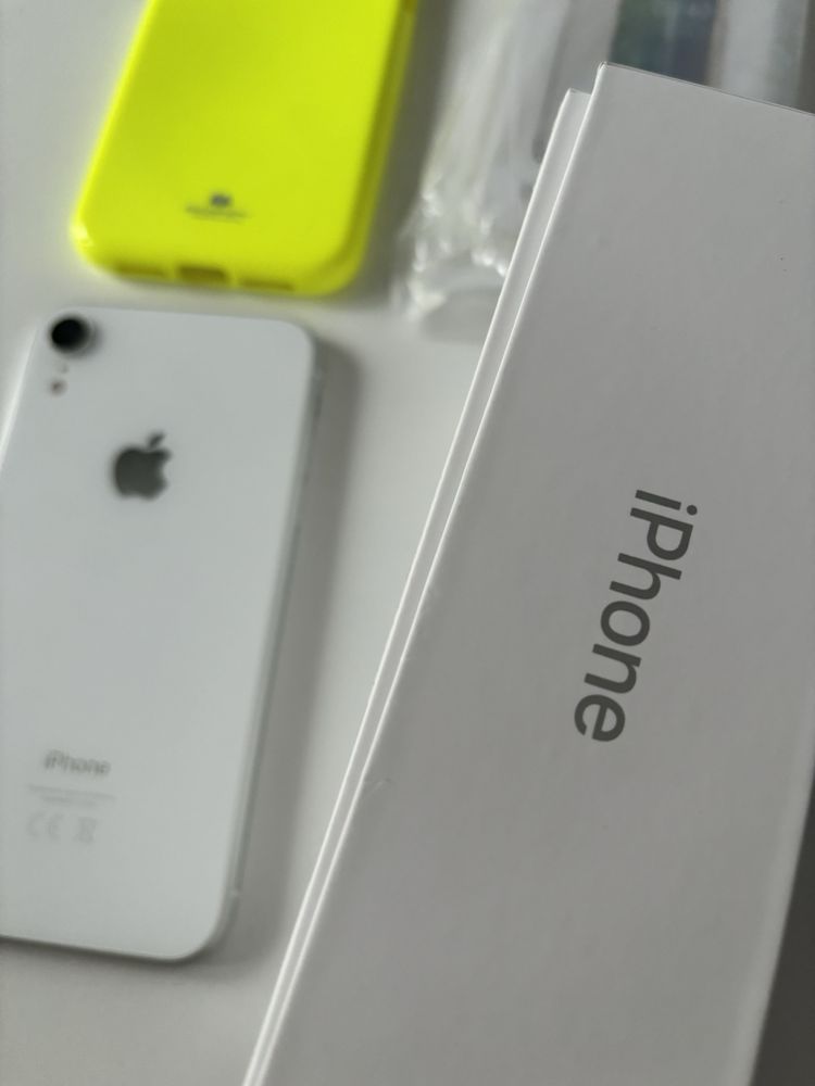 Apple Iphone XR 64 GB bialy stan bdb