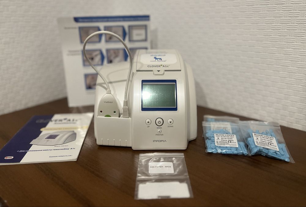 Лабораторний аналізатор Clover A1c