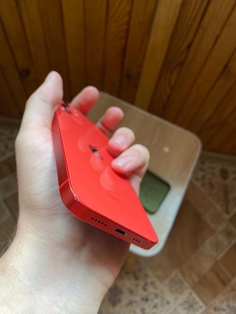 iPhone 12/64 red never lock