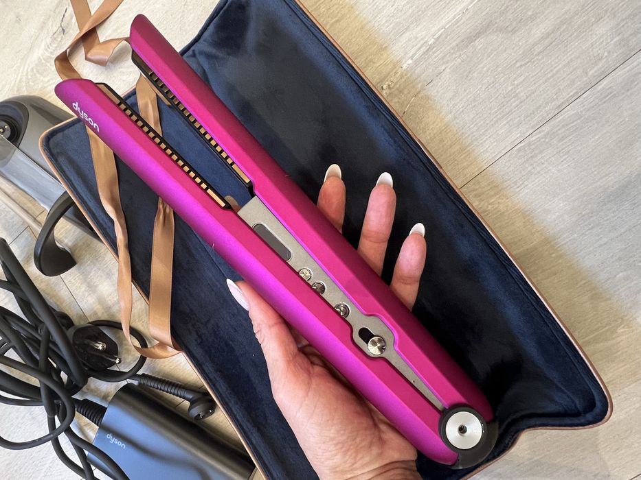 Выпрямитель утюжок  для волос от  Dyson