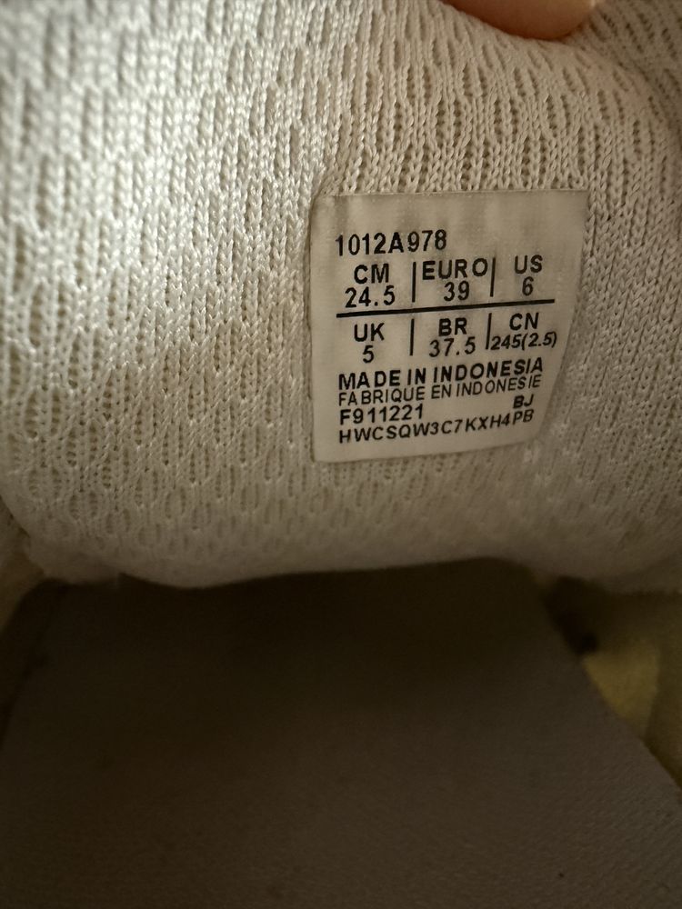 Кросівки Asics 24,5 см