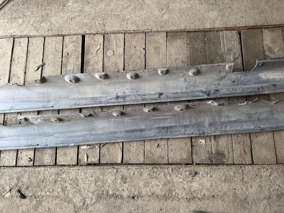 Накладки на пороги BMW e46