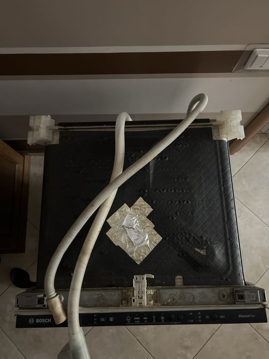 Посудомийна машина Bosch шириною 60 см.