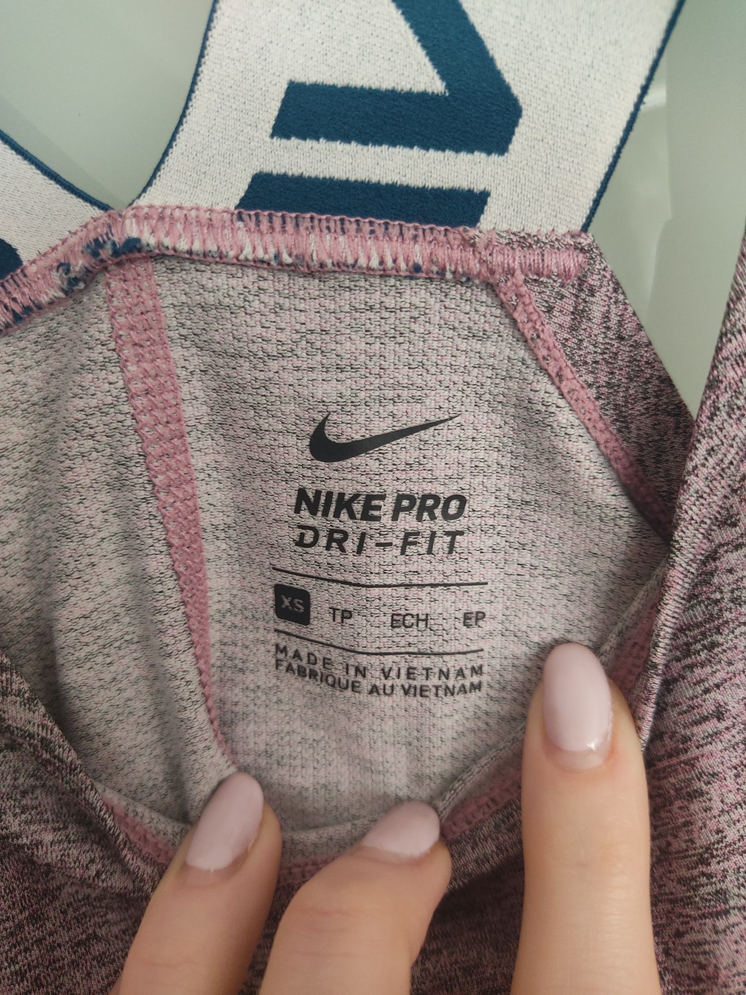 Top Nike pro xs oversized