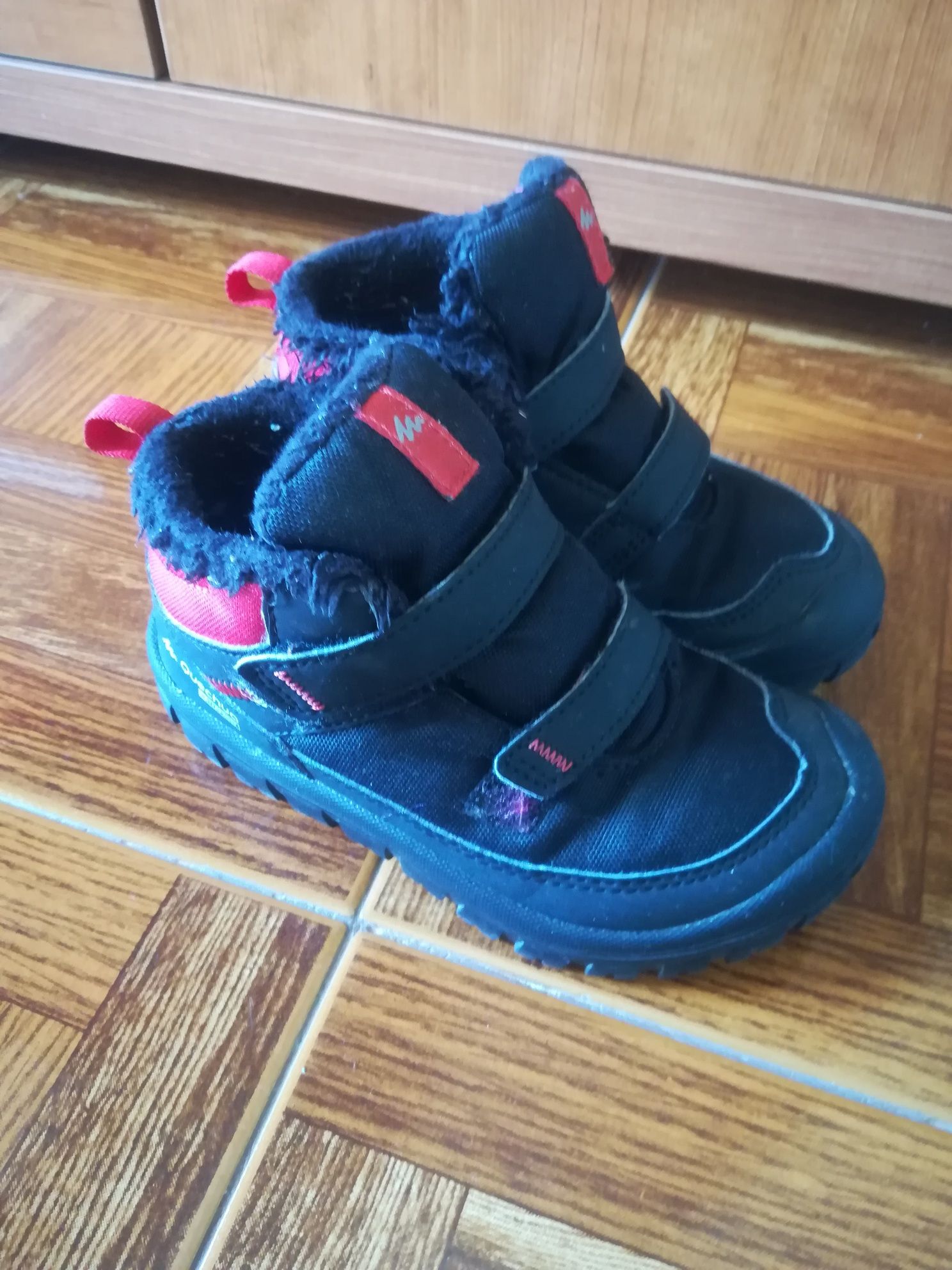 Botas 27 quentes (com pêlo) e impermeáveis da Decathlon
