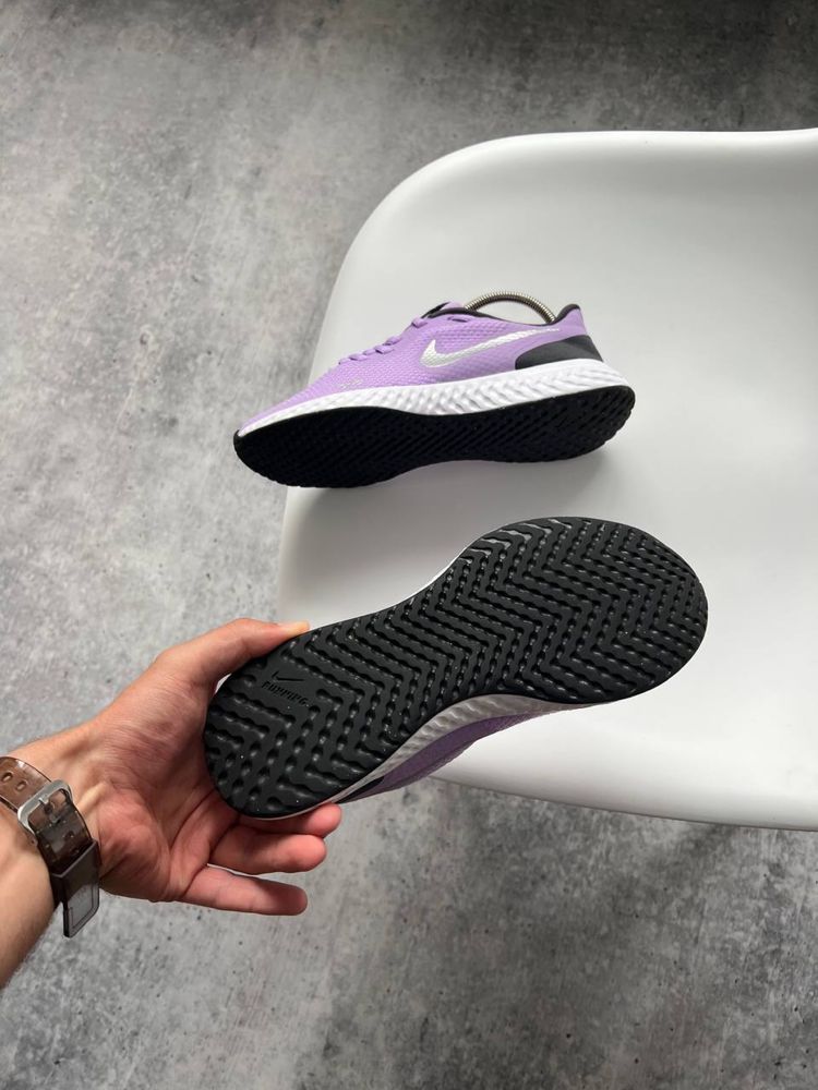 Оригінальні жіночі кросівки Nike Revolution 5 36 Розмір 23см Як Нові!