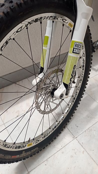 Bicicleta de downhill Specialize Demo 8