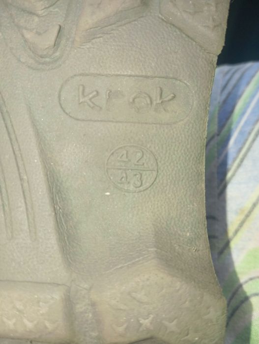 Продам резиновые сапоги,42-43размер