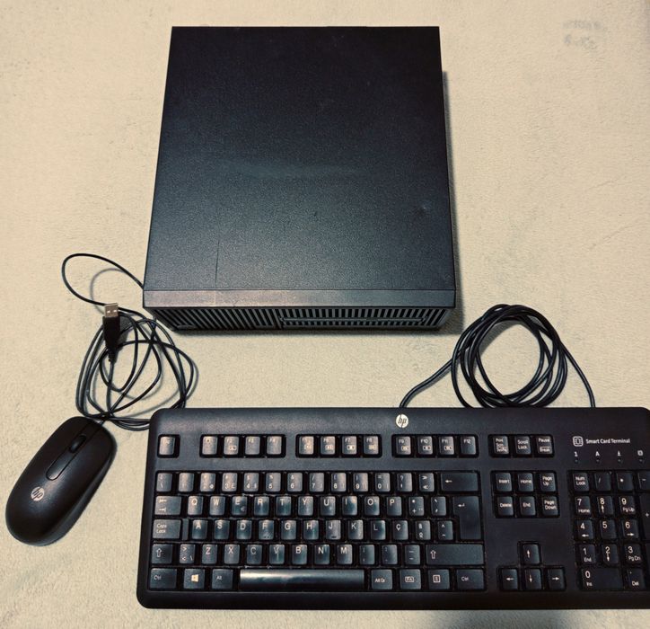 Vendo este Desktop marca HP, mais teclado e mouse original