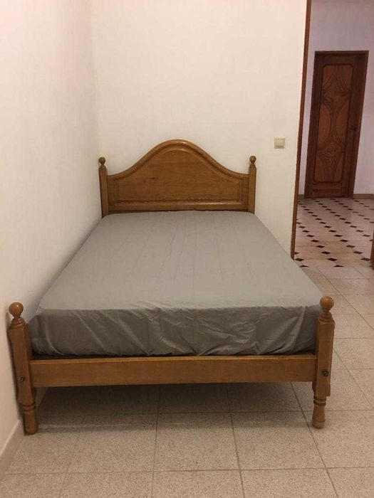 Apenas Quarto para Alugar