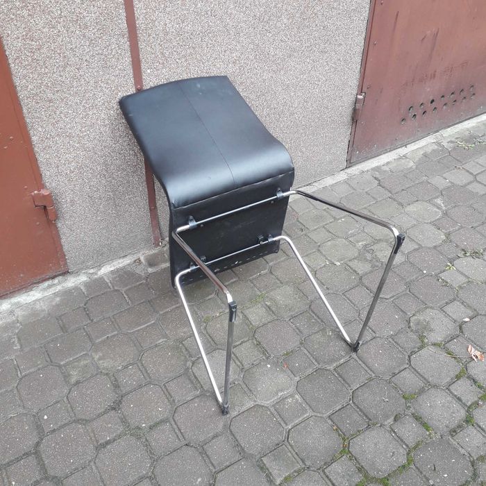 krzesła biurowe do poczekalni 2szt. 90 zł.