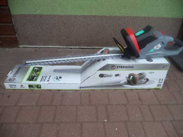 Kosiarka aku . 40VLM2-42P.1 +Nożyce do żywopłotu + Piła STERWINS